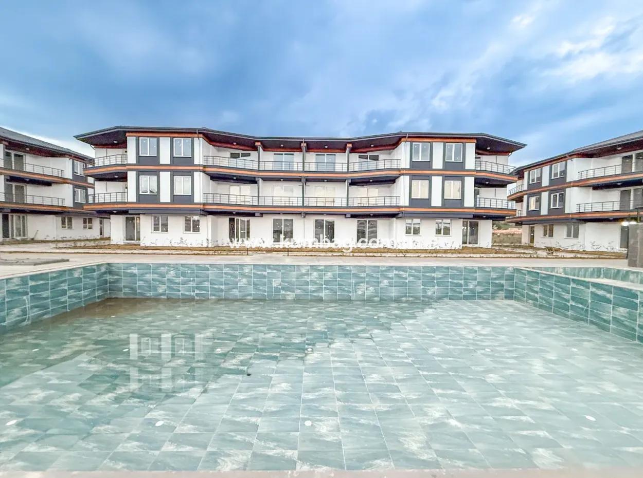 Luxury 1 1 Apartments Close To The Sea And The Street In Kumbağ Pool Complex