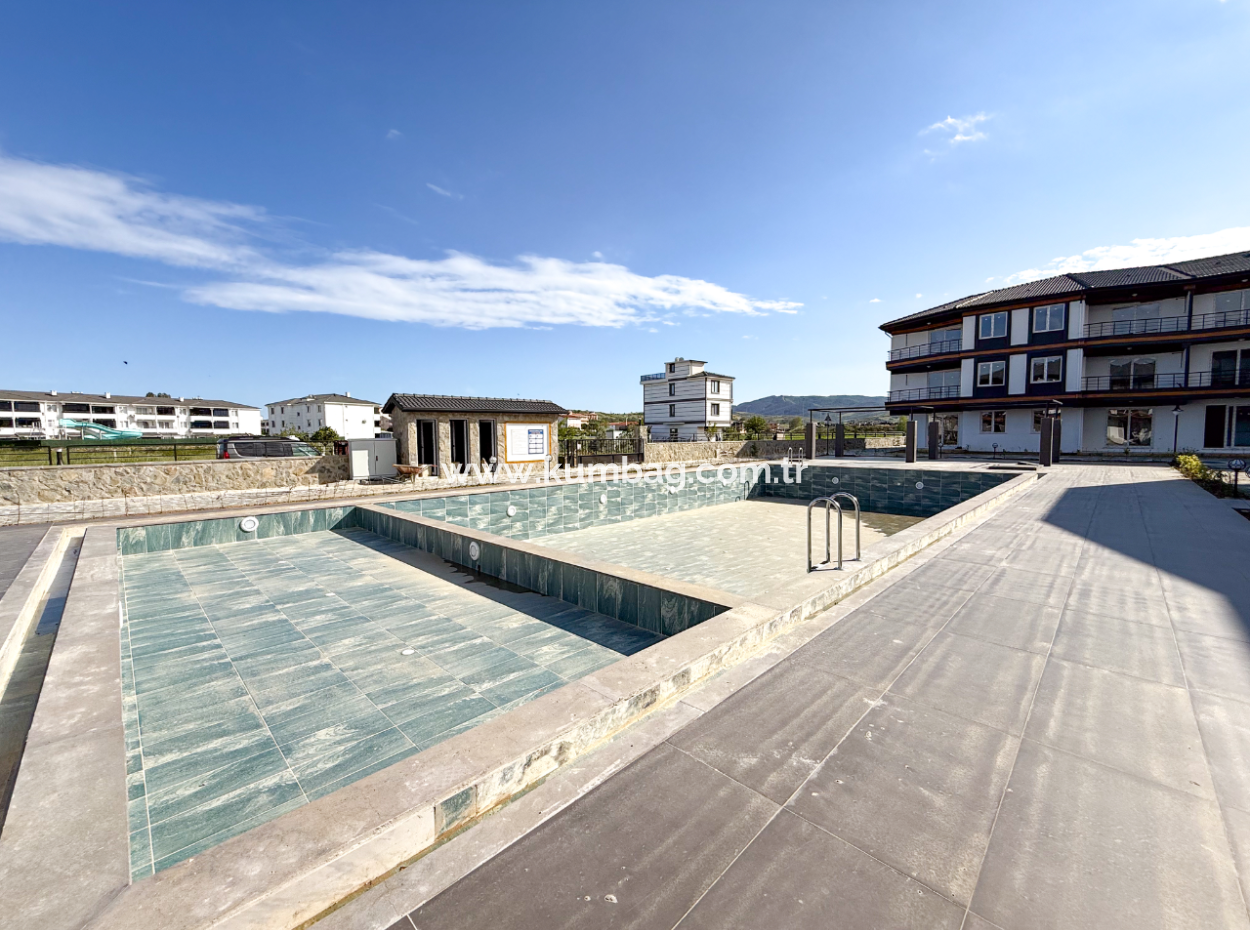 Luxury 2 1 Apartments For Rent Near The Sea In Kumbağ Complex With Pool