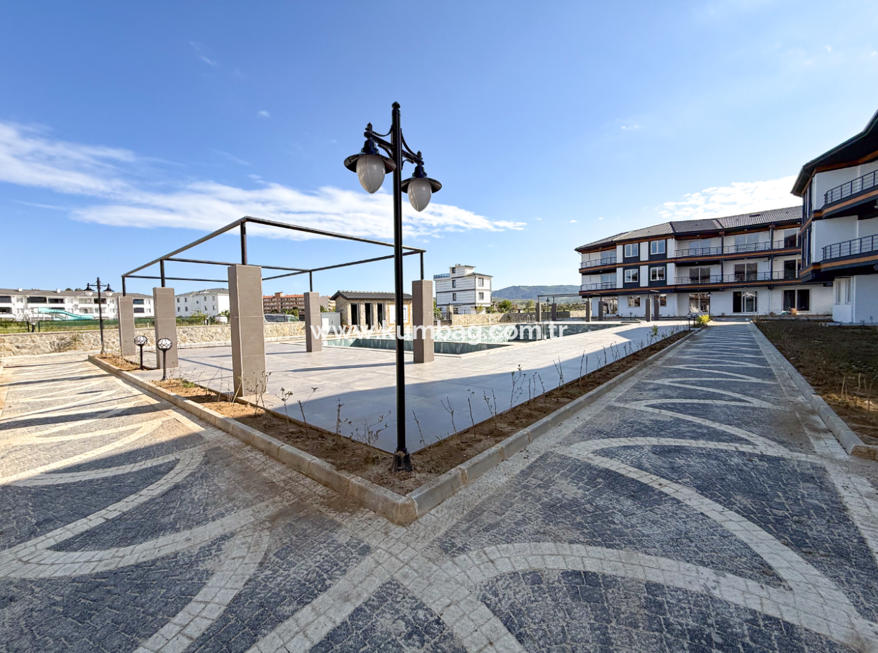 Luxury 2 1 Apartments For Rent Near The Sea In Kumbağ Complex With Pool