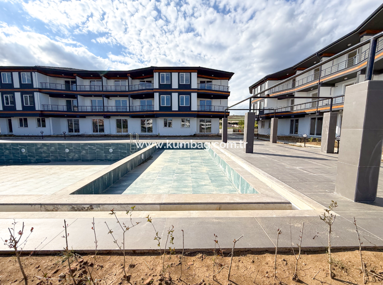Luxury 2 1 Apartments For Rent Near The Sea In Kumbağ Complex With Pool