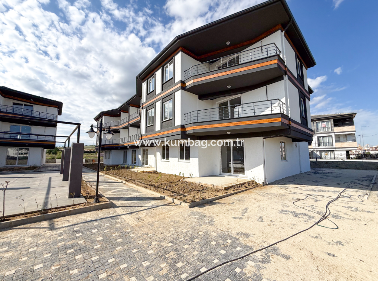 Luxury 2 1 Apartments For Rent Near The Sea In Kumbağ Complex With Pool