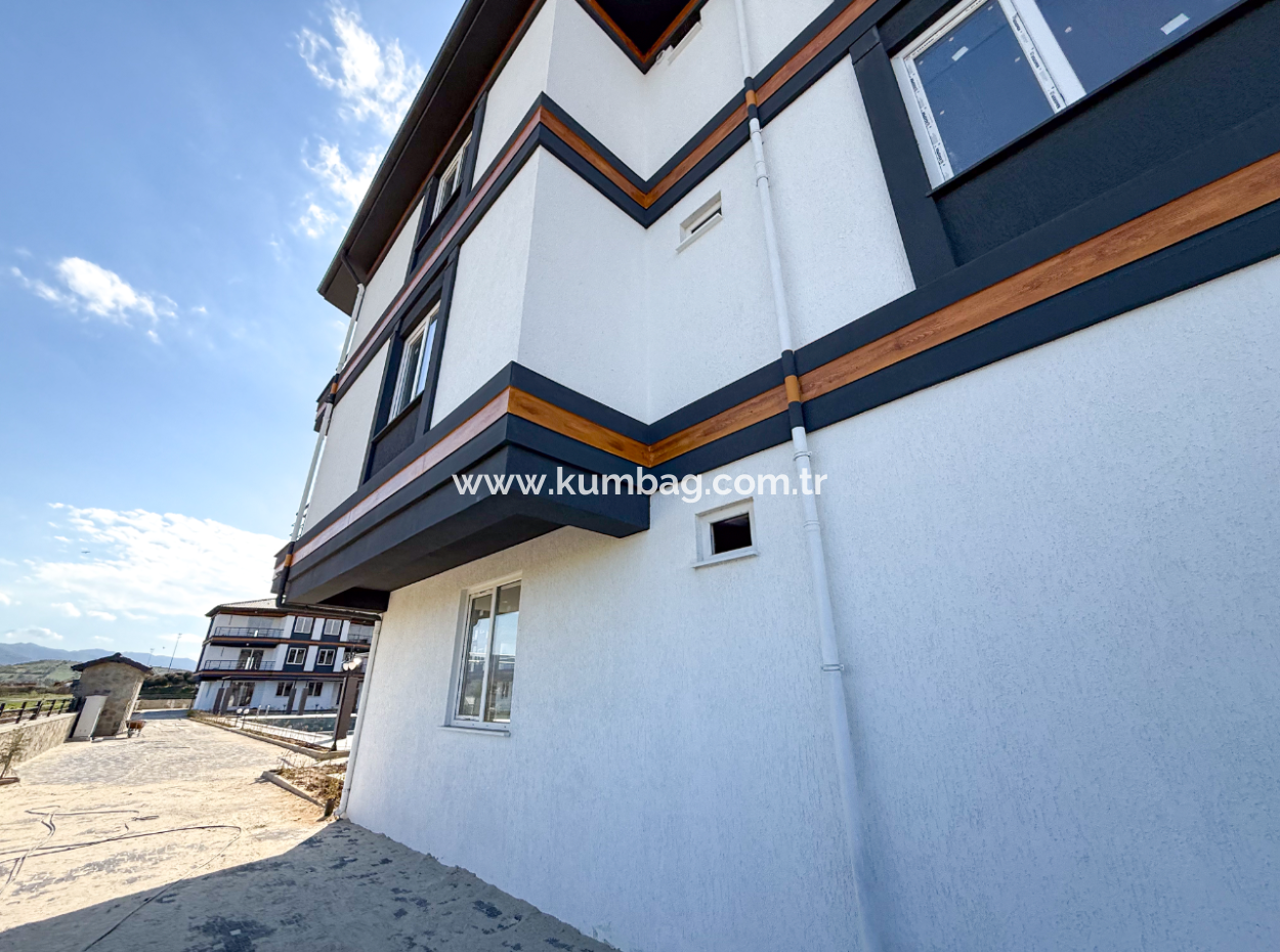 Luxury 2 1 Apartments For Rent Near The Sea In Kumbağ Complex With Pool