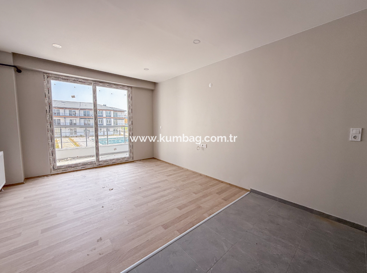 Luxury 2 1 Apartments For Rent Near The Sea In Kumbağ Complex With Pool