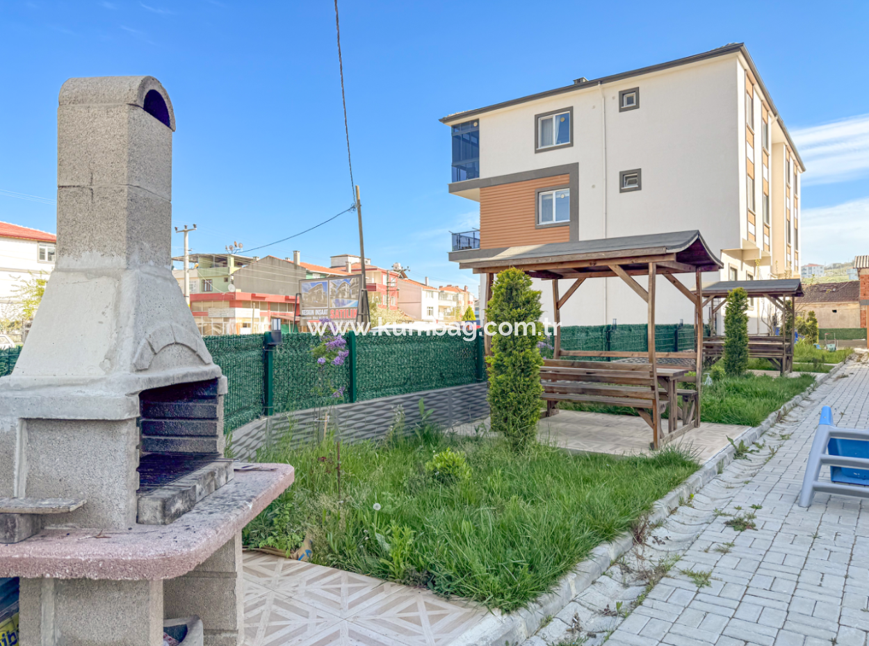 1 1 Apartment For Rent In A Complex On The Front Of Kumbağ Main Street