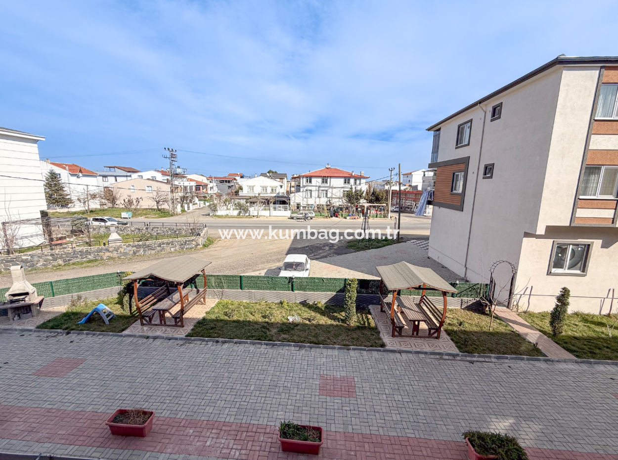 1 1 Apartment For Rent In A Complex On The Front Of Kumbağ Main Street