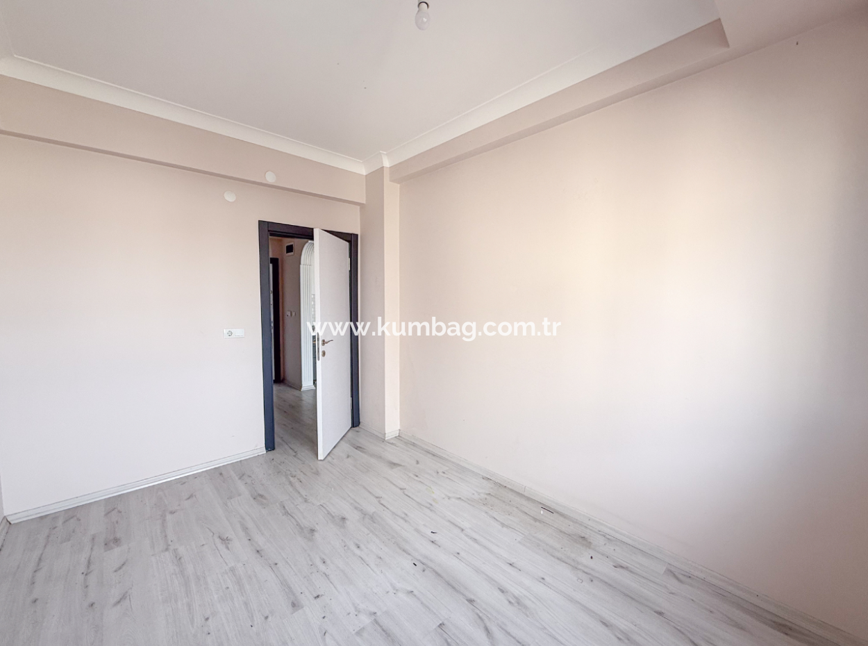 1 1 Apartment For Rent In A Complex On The Front Of Kumbağ Main Street