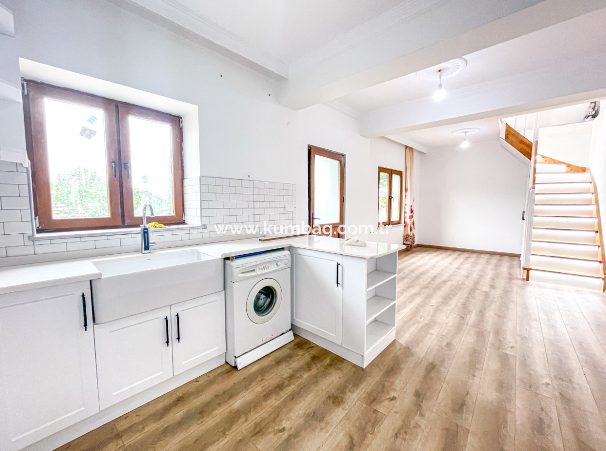 Tekirdağ Naipköy Mah. 4 1 Detached Village House And Outbuildings For Sale