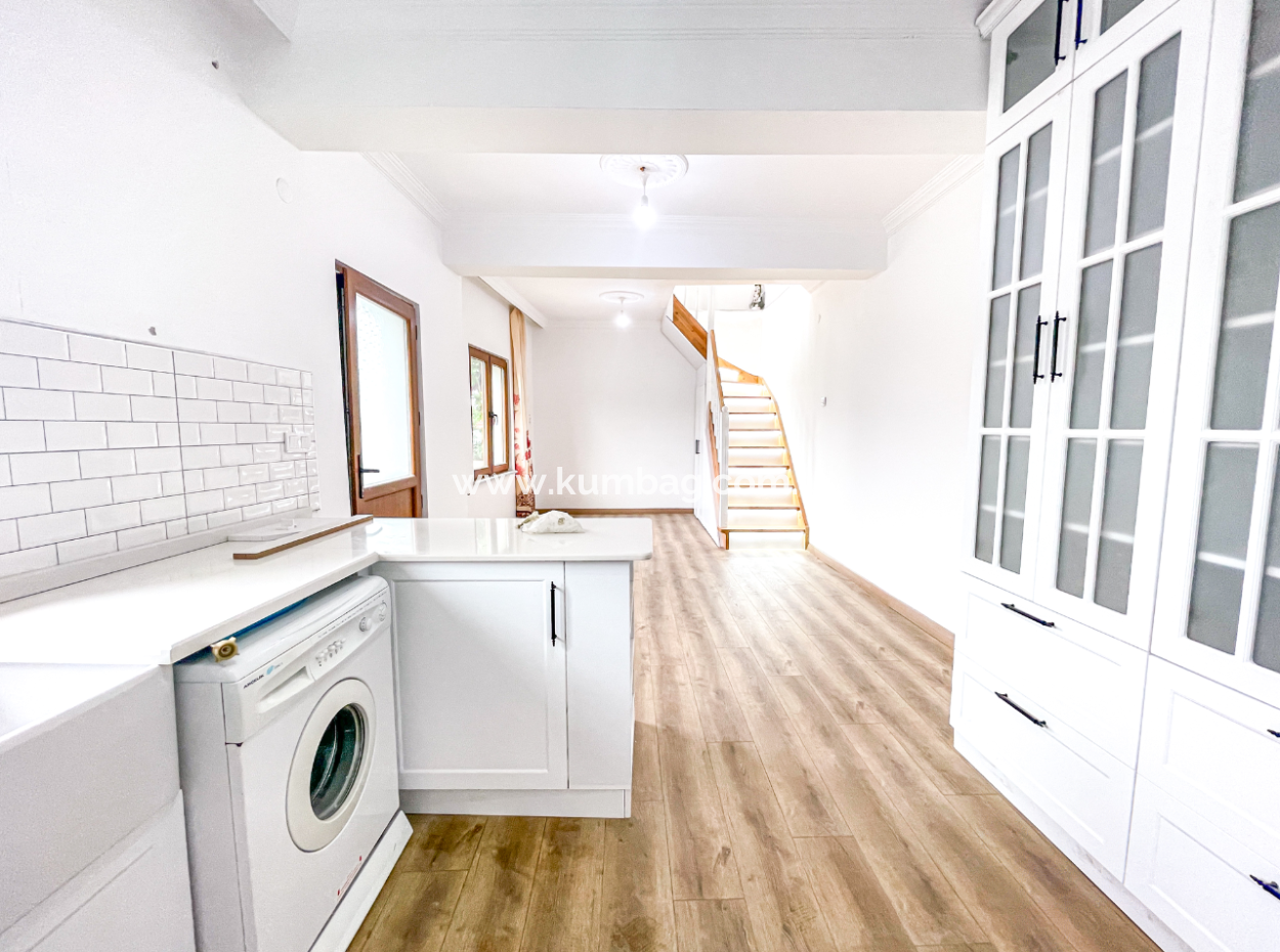 Tekirdağ Naipköy Mah. 4 1 Detached Village House And Outbuildings For Sale