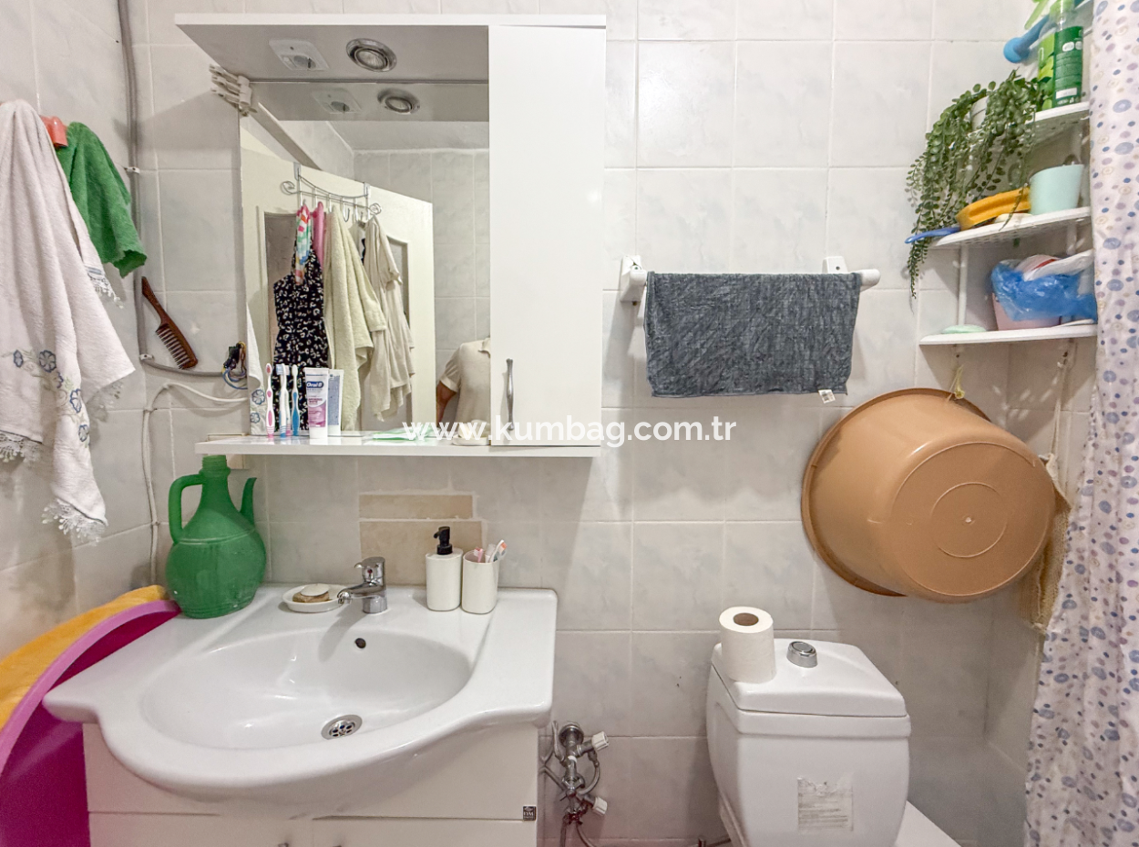 2 1 Apartment For Sale In Kumbagh Market Street