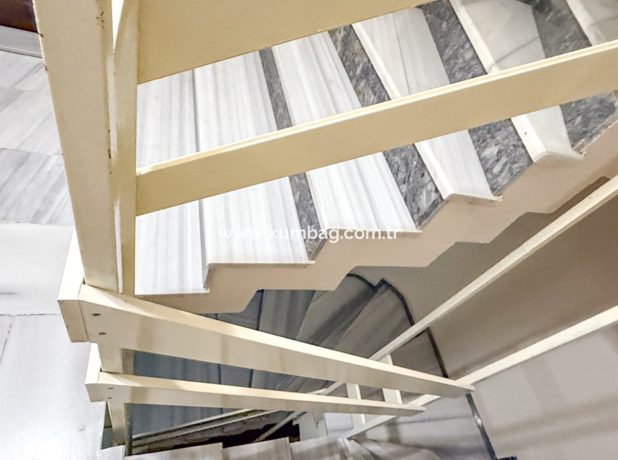 2 1 Apartment For Sale With Double Balconies In Central Location In Ciftlikonu