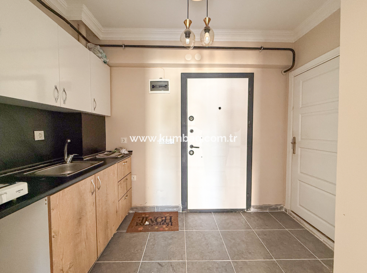 100Th Anniversary Centrally Located Spacious 1 1 Apartment