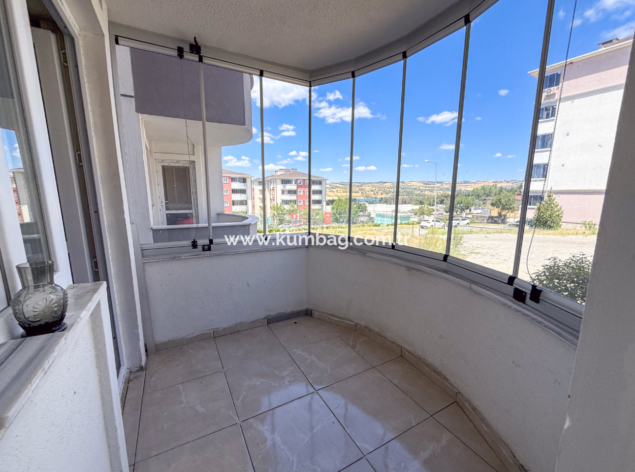 100Th Anniversary Centrally Located Spacious 1 1 Apartment