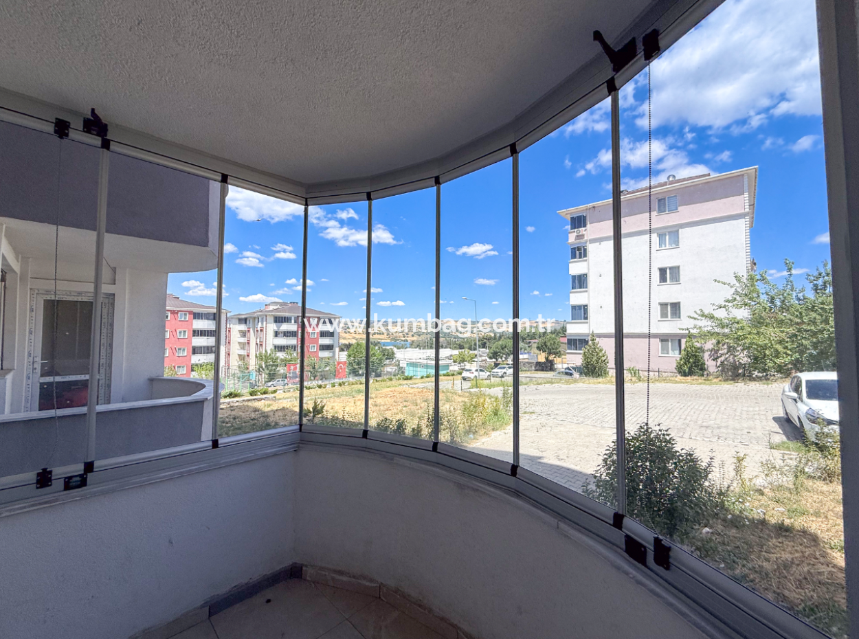 100Th Anniversary Centrally Located Spacious 1 1 Apartment