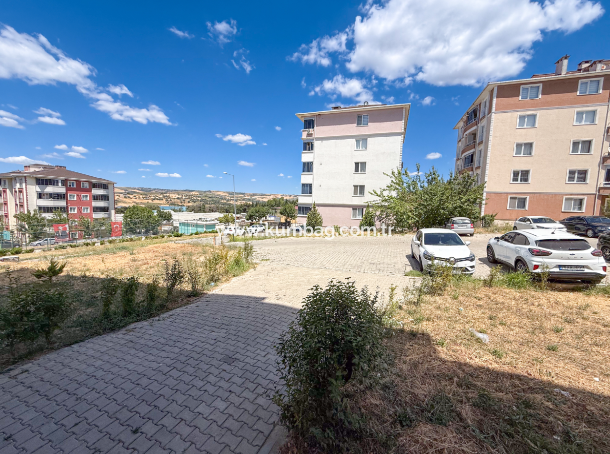 100Th Anniversary Centrally Located Spacious 1 1 Apartment