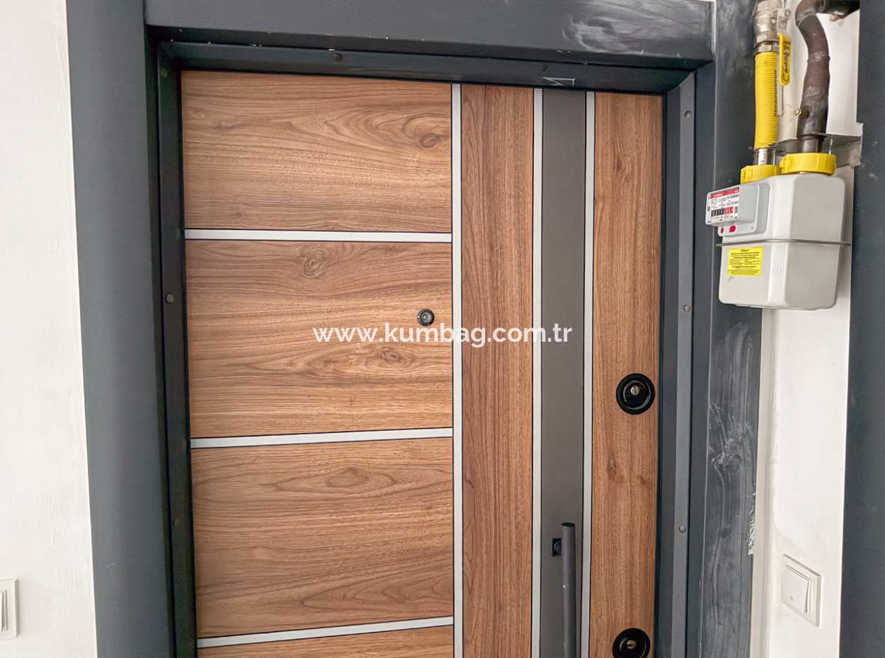 100Th Anniversary Centrally Located Spacious 1 1 Apartment