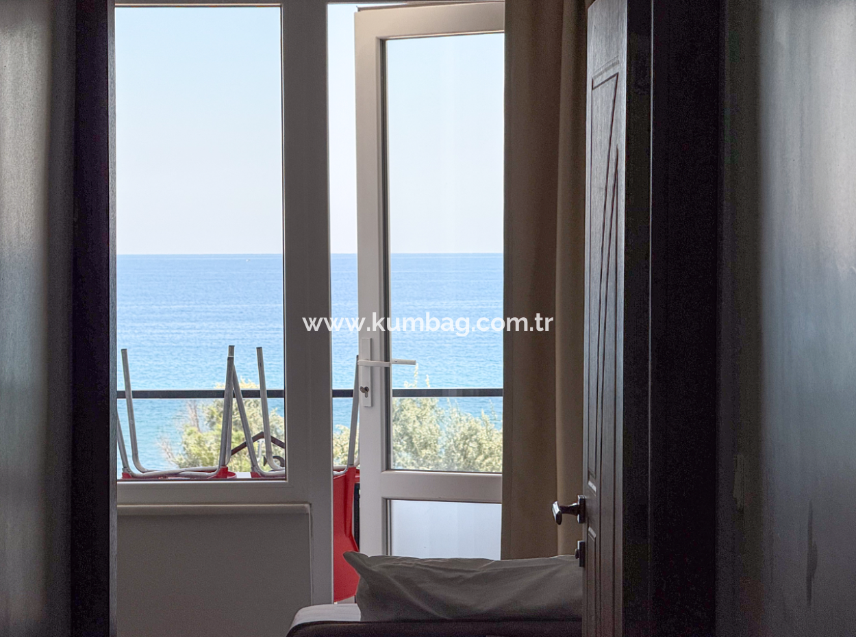 Apart Hotel For Sale On The Street Close To Kumbağ Coastal Promenade