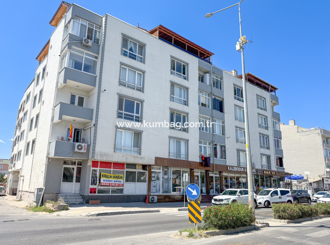 Spacious 3 1 Apartment For Sale On The Street In Altinova