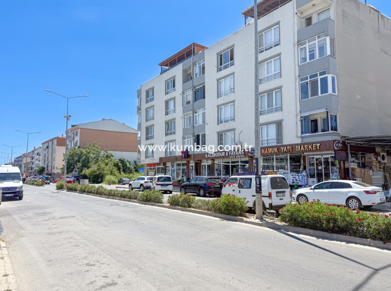 Spacious 3 1 Apartment For Sale On The Street In Altinova
