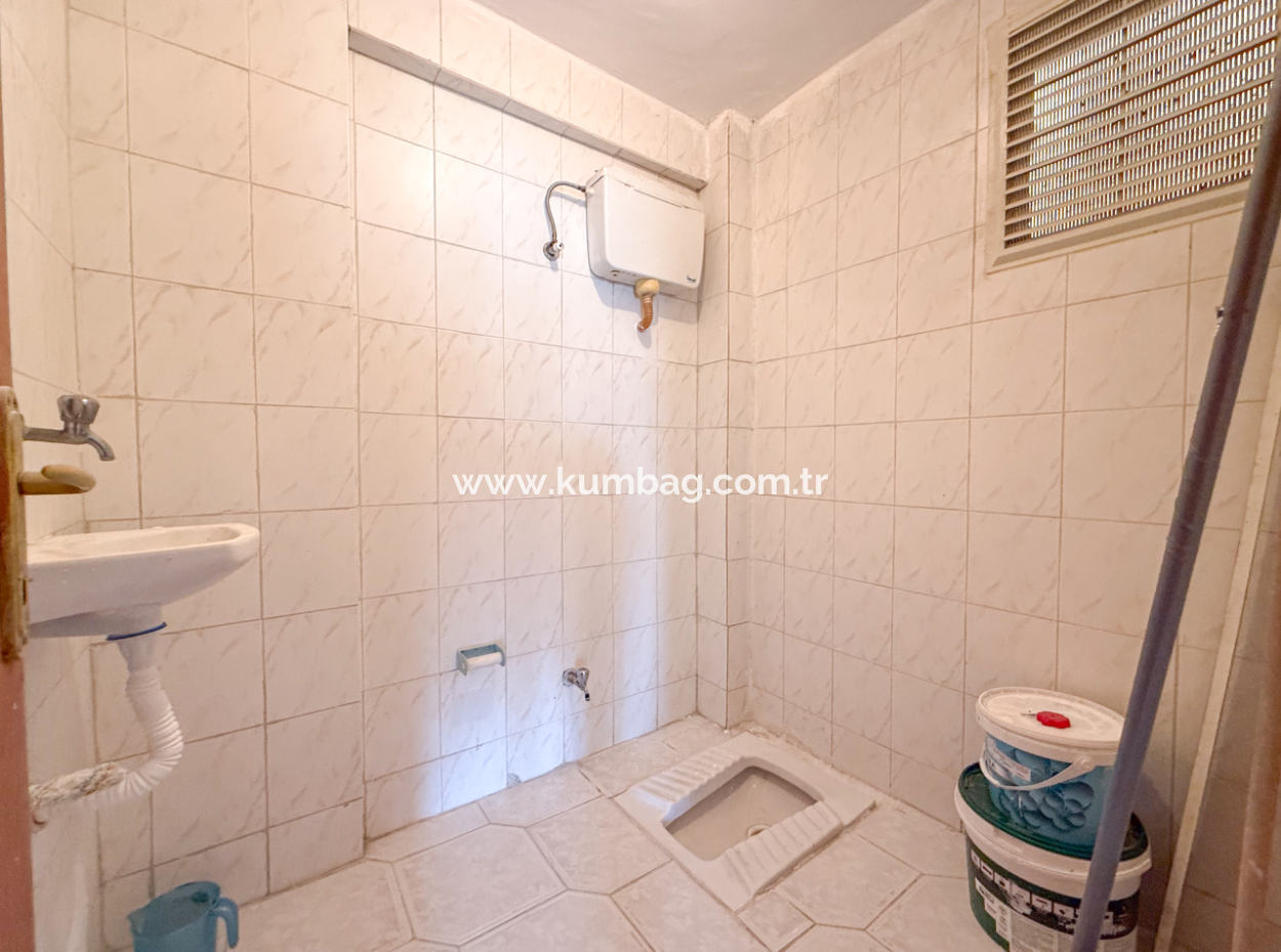 Spacious 3 1 Apartment For Sale On The Street In Altinova