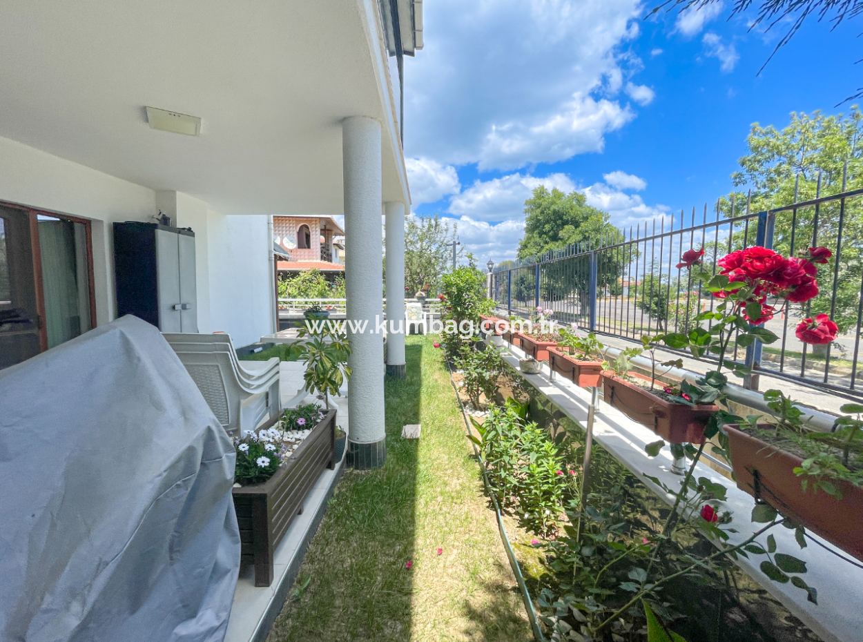 3 1 Garden Villa For Sale By The Sea In Kumbagh