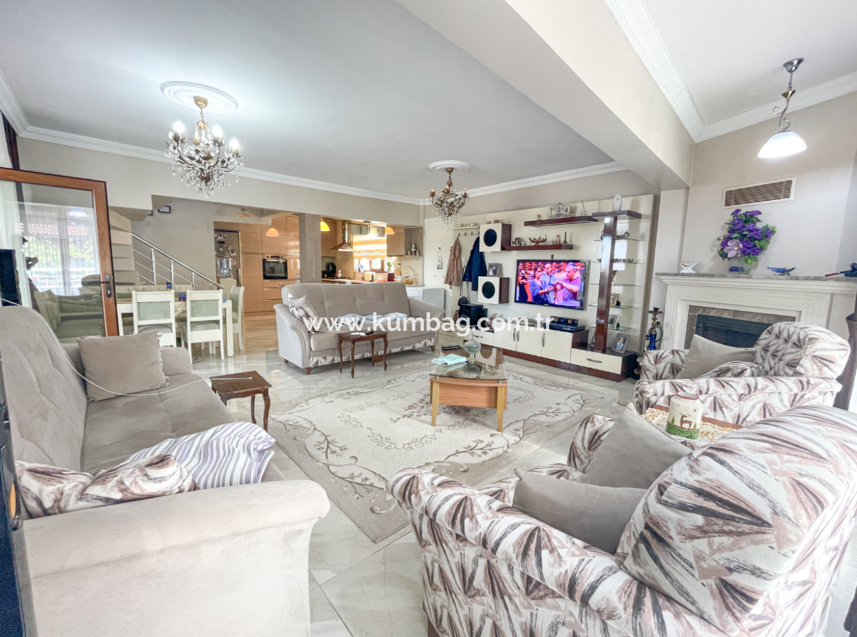 3 1 Garden Villa For Sale By The Sea In Kumbagh