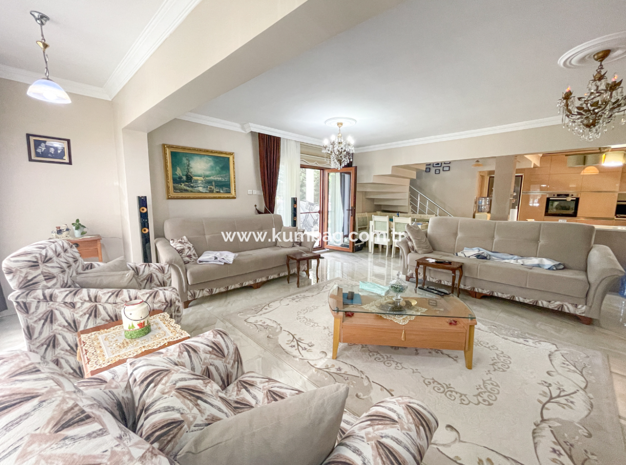 3 1 Garden Villa For Sale By The Sea In Kumbagh