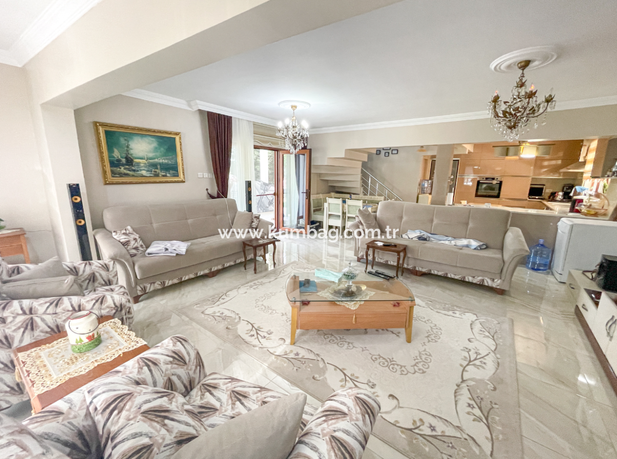 3 1 Garden Villa For Sale By The Sea In Kumbagh