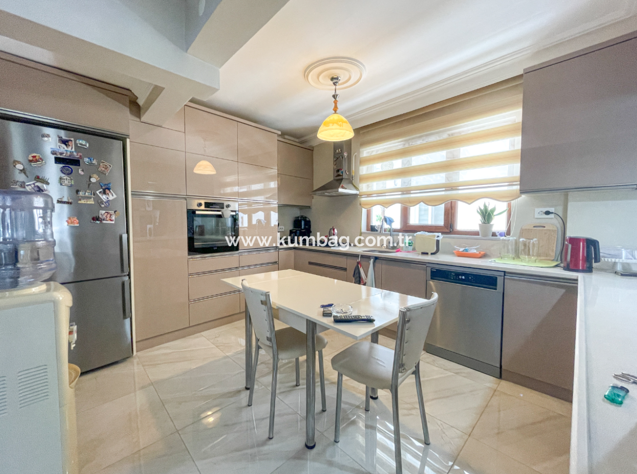 3 1 Garden Villa For Sale By The Sea In Kumbagh