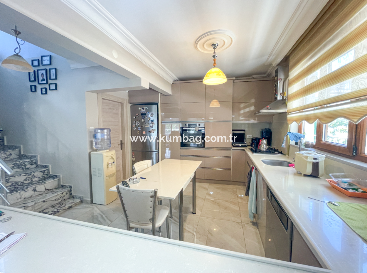 3 1 Garden Villa For Sale By The Sea In Kumbagh