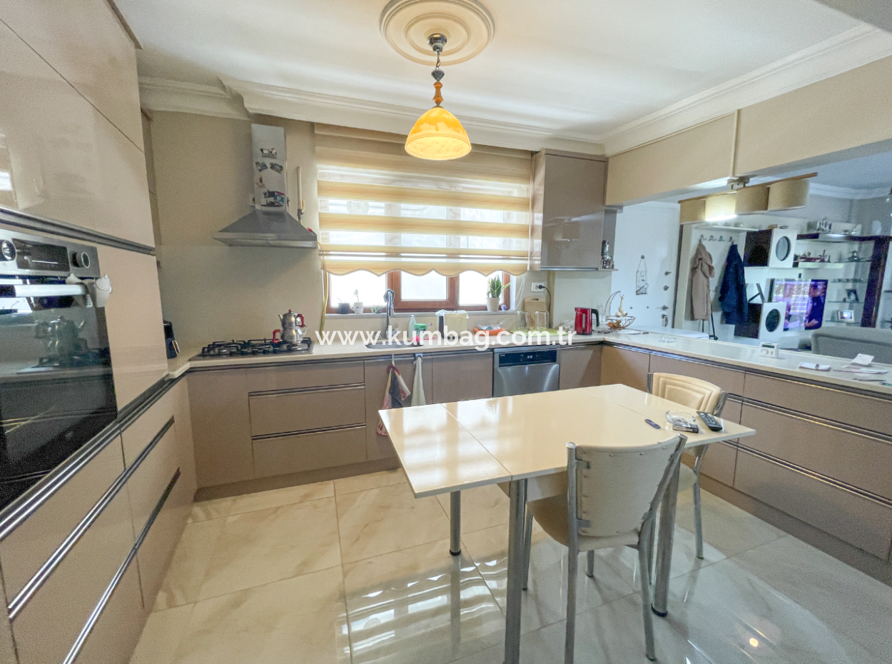 3 1 Garden Villa For Sale By The Sea In Kumbagh