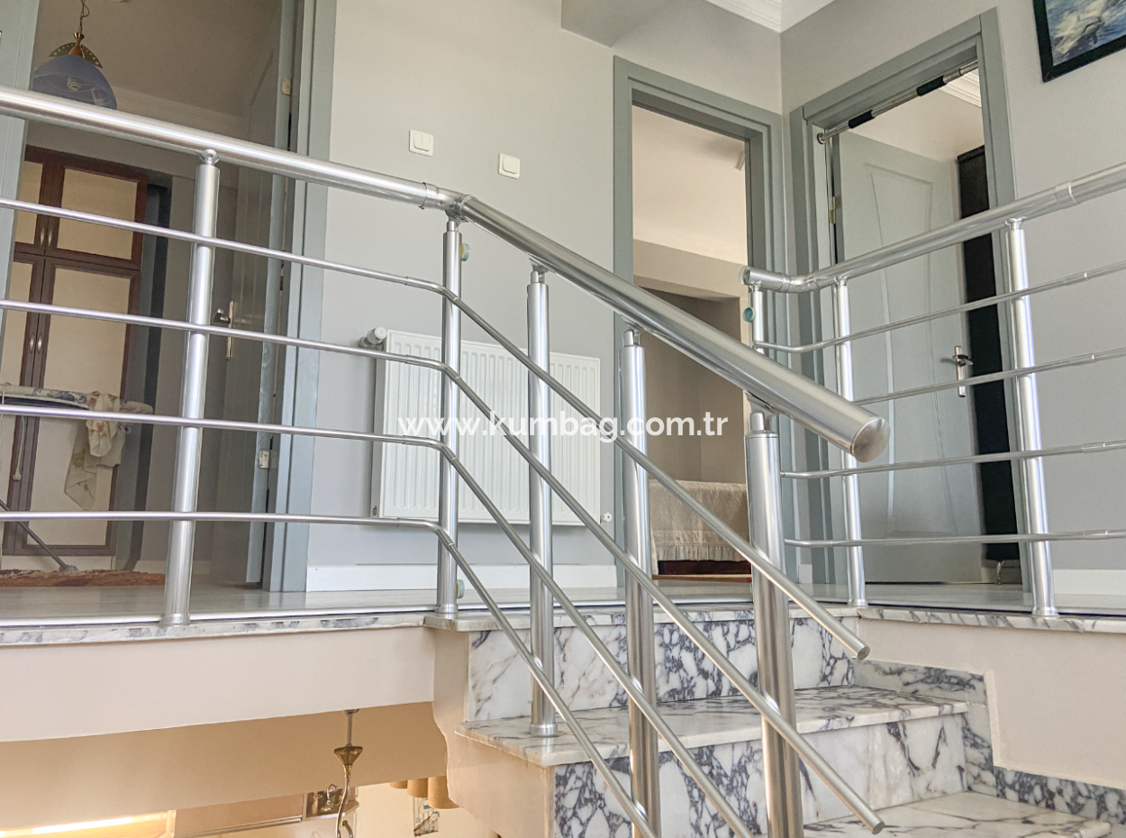 3 1 Garden Villa For Sale By The Sea In Kumbagh