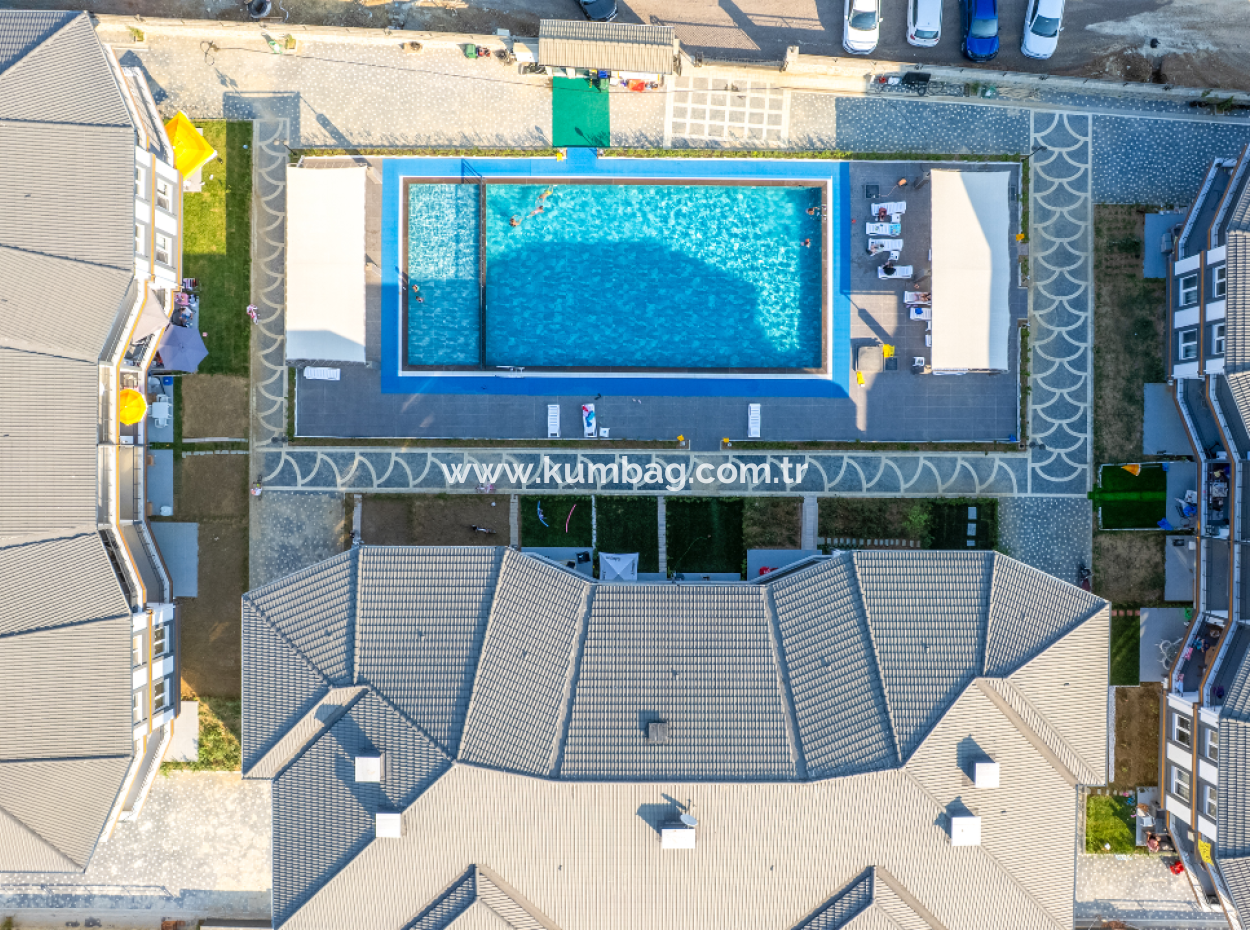 Luxury 2 1 Apartments For Rent Near The Sea In Kumbağ Complex With Pool