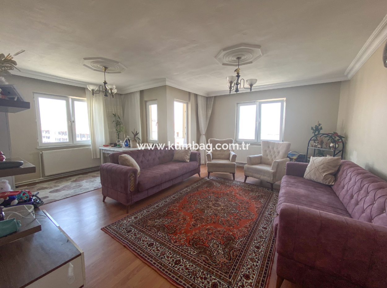 Altinova Mah. 2 1 Apartment For Sale With Sea View In A Complex