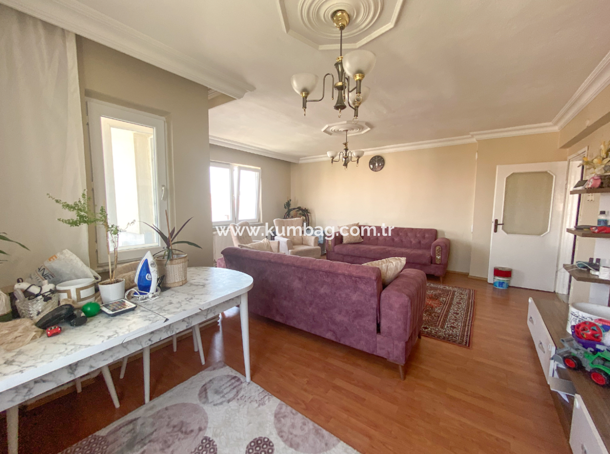 Altinova Mah. 2 1 Apartment For Sale With Sea View In A Complex