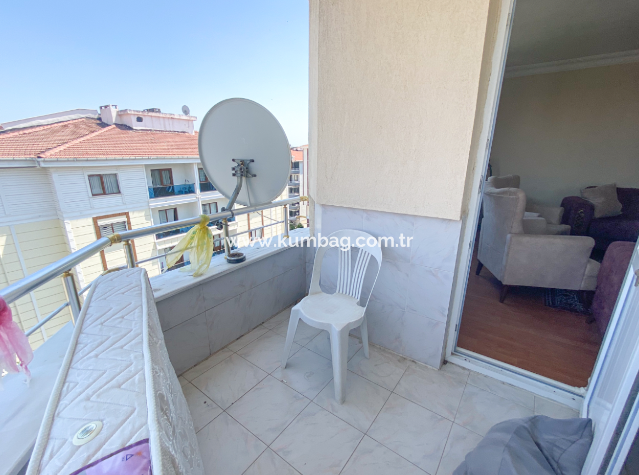 Altinova Mah. 2 1 Apartment For Sale With Sea View In A Complex