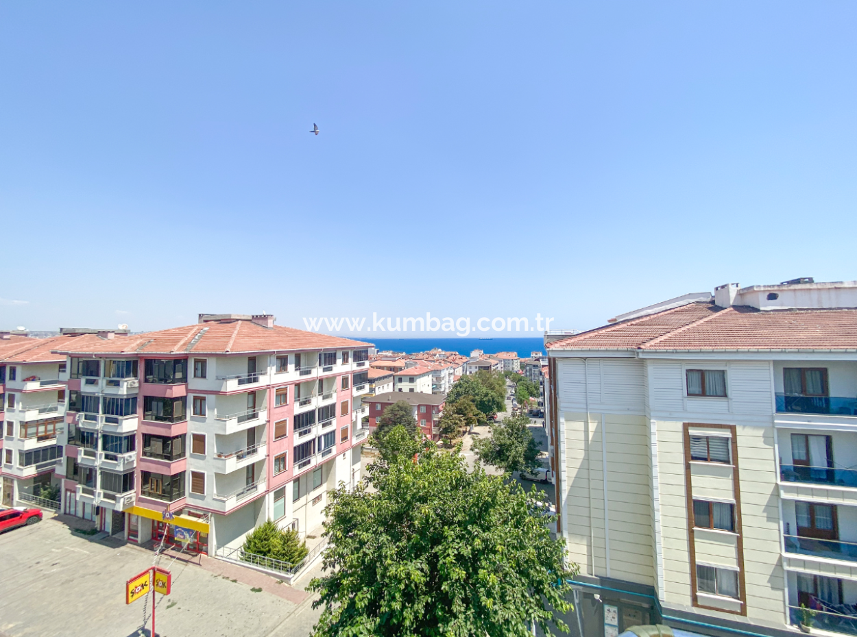Altinova Mah. 2 1 Apartment For Sale With Sea View In A Complex