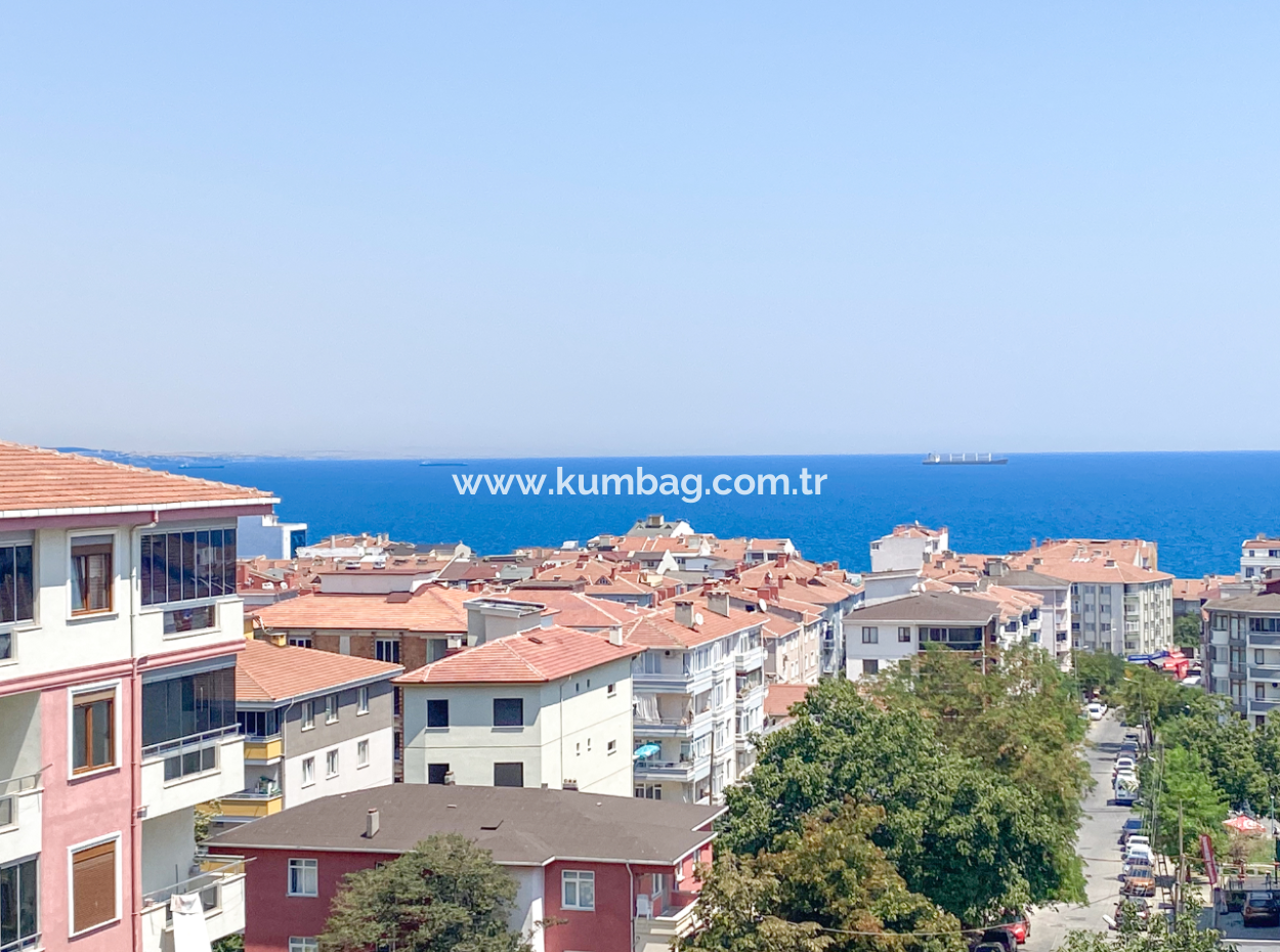 Altinova Mah. 2 1 Apartment For Sale With Sea View In A Complex