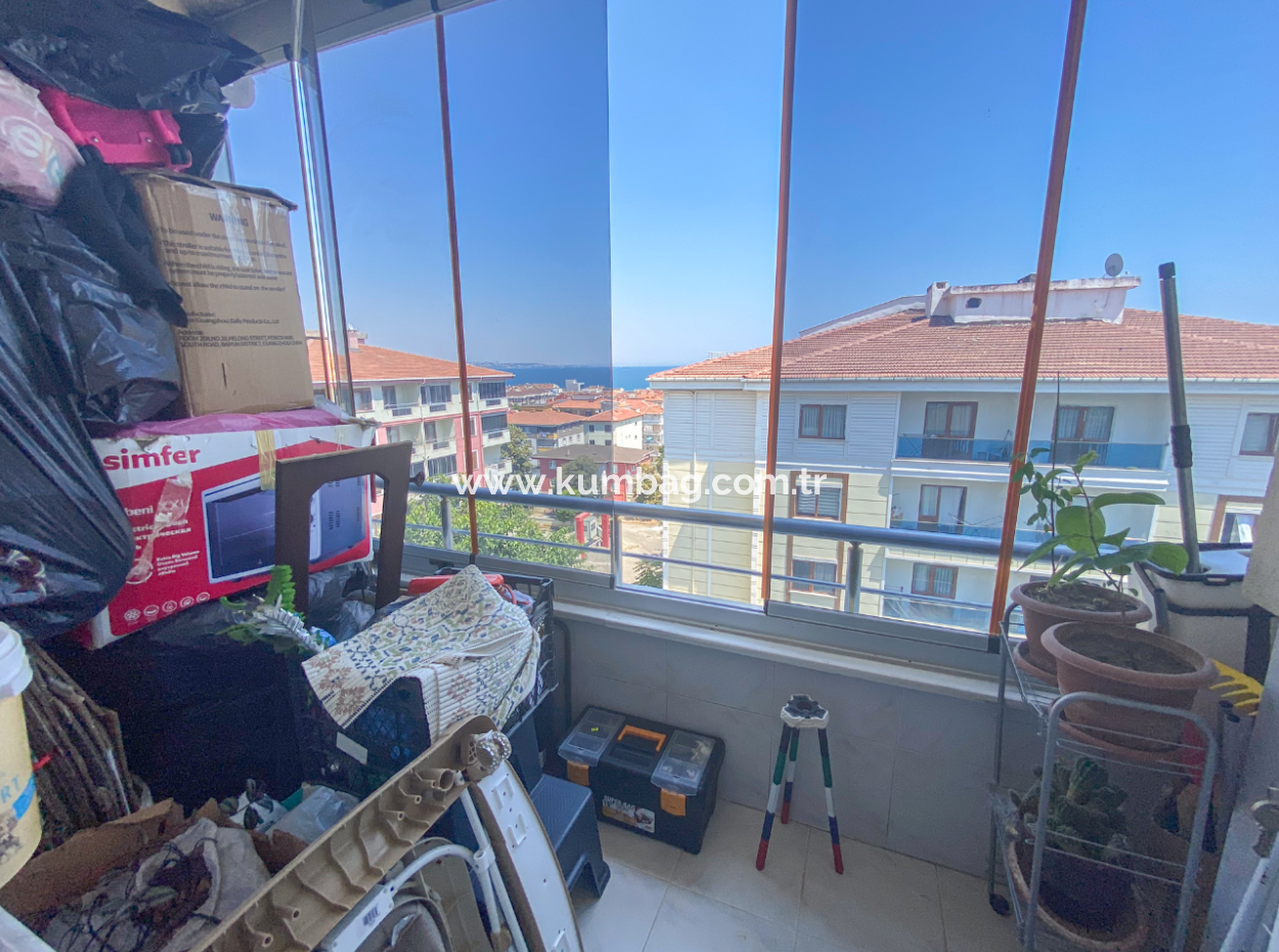 Altinova Mah. 2 1 Apartment For Sale With Sea View In A Complex