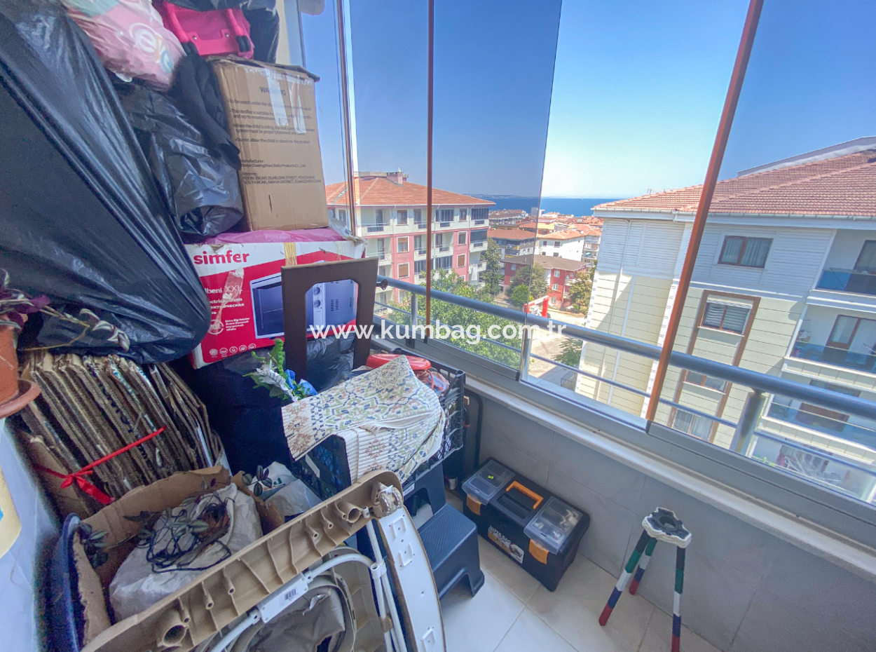 Altinova Mah. 2 1 Apartment For Sale With Sea View In A Complex