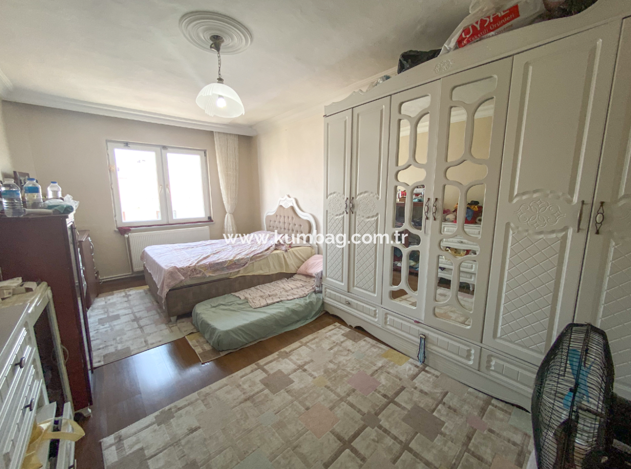 Altinova Mah. 2 1 Apartment For Sale With Sea View In A Complex