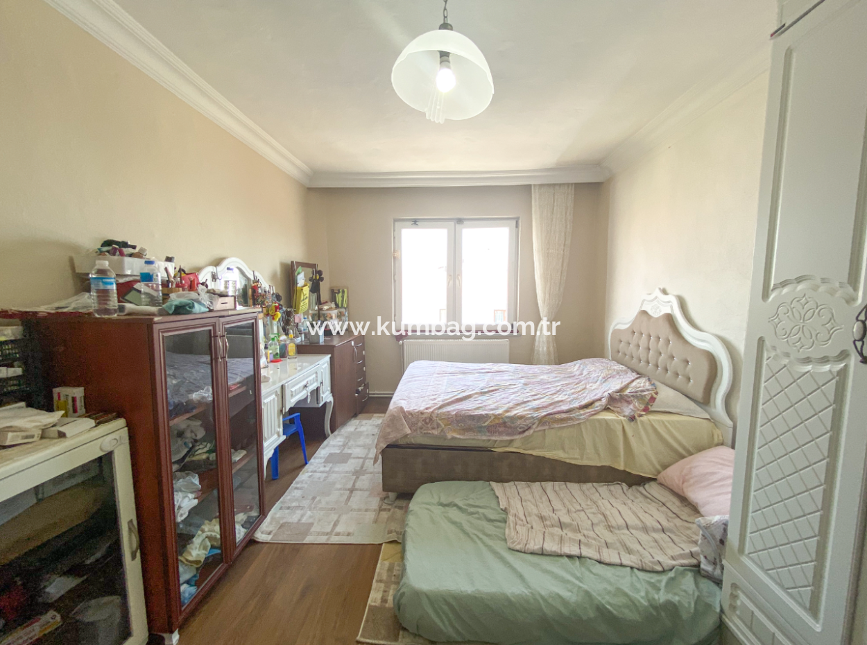 Altinova Mah. 2 1 Apartment For Sale With Sea View In A Complex