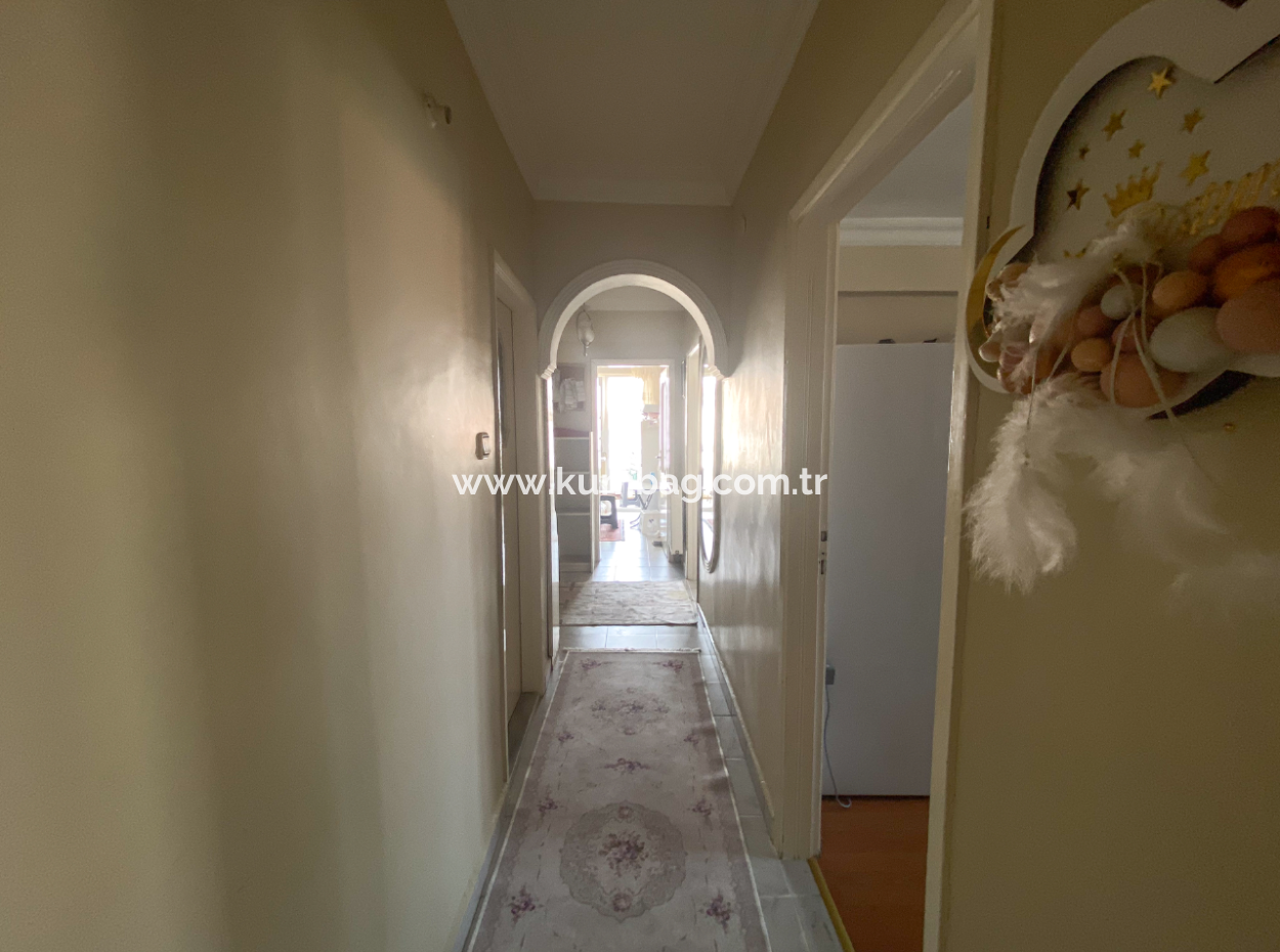 Altinova Mah. 2 1 Apartment For Sale With Sea View In A Complex