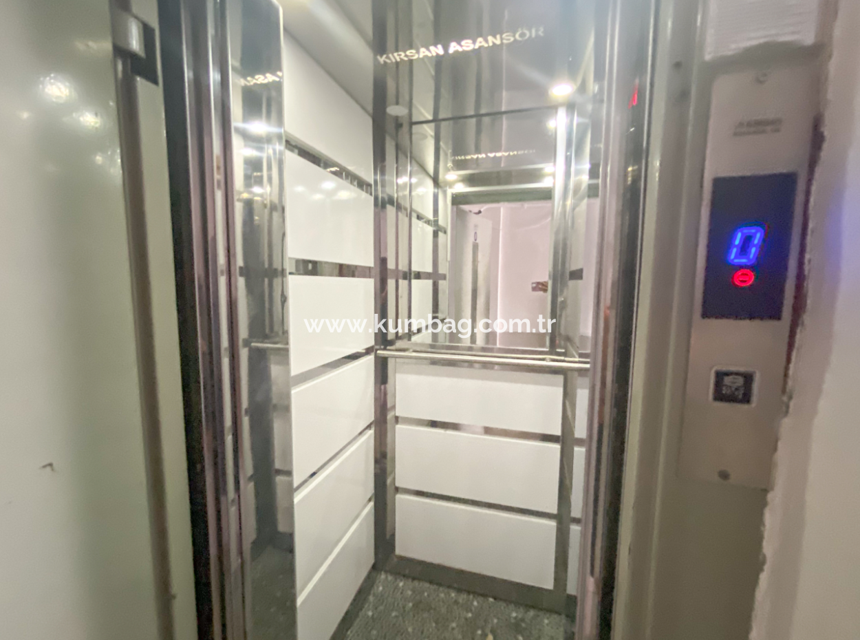 Altinova Mah. 2 1 Apartment For Sale With Sea View In A Complex