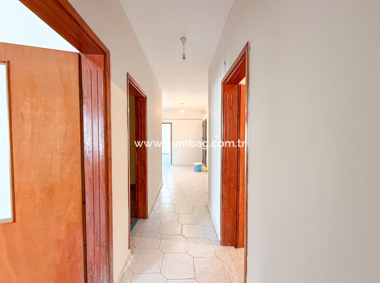 Spacious 3 1 Apartment For Rent On The Street In Altinova