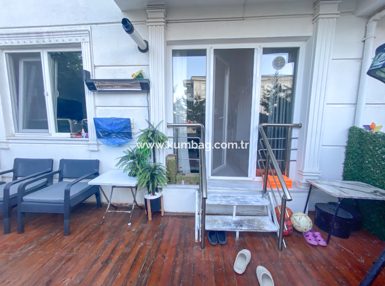 1 1 Flat For Rent With Garden In A Site With Pool In Kumbağ