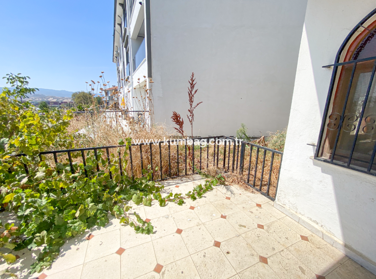 4 1 Triplex Villa For Sale With Large Terrace With Sea View In Kumbağ