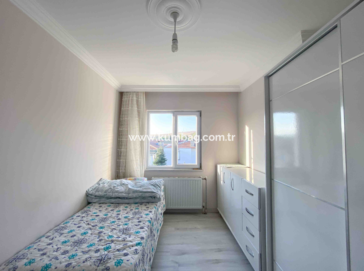 Furnished 2 1 Flat For Rent On The Sea Side Of The Street In Kumbağ