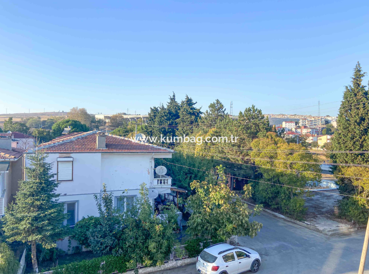 Furnished 2 1 Flat For Rent On The Sea Side Of The Street In Kumbağ