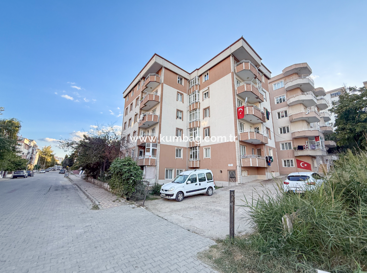 Very Spacious 3 1 Apartment For Rent In A Central Location In Altinova