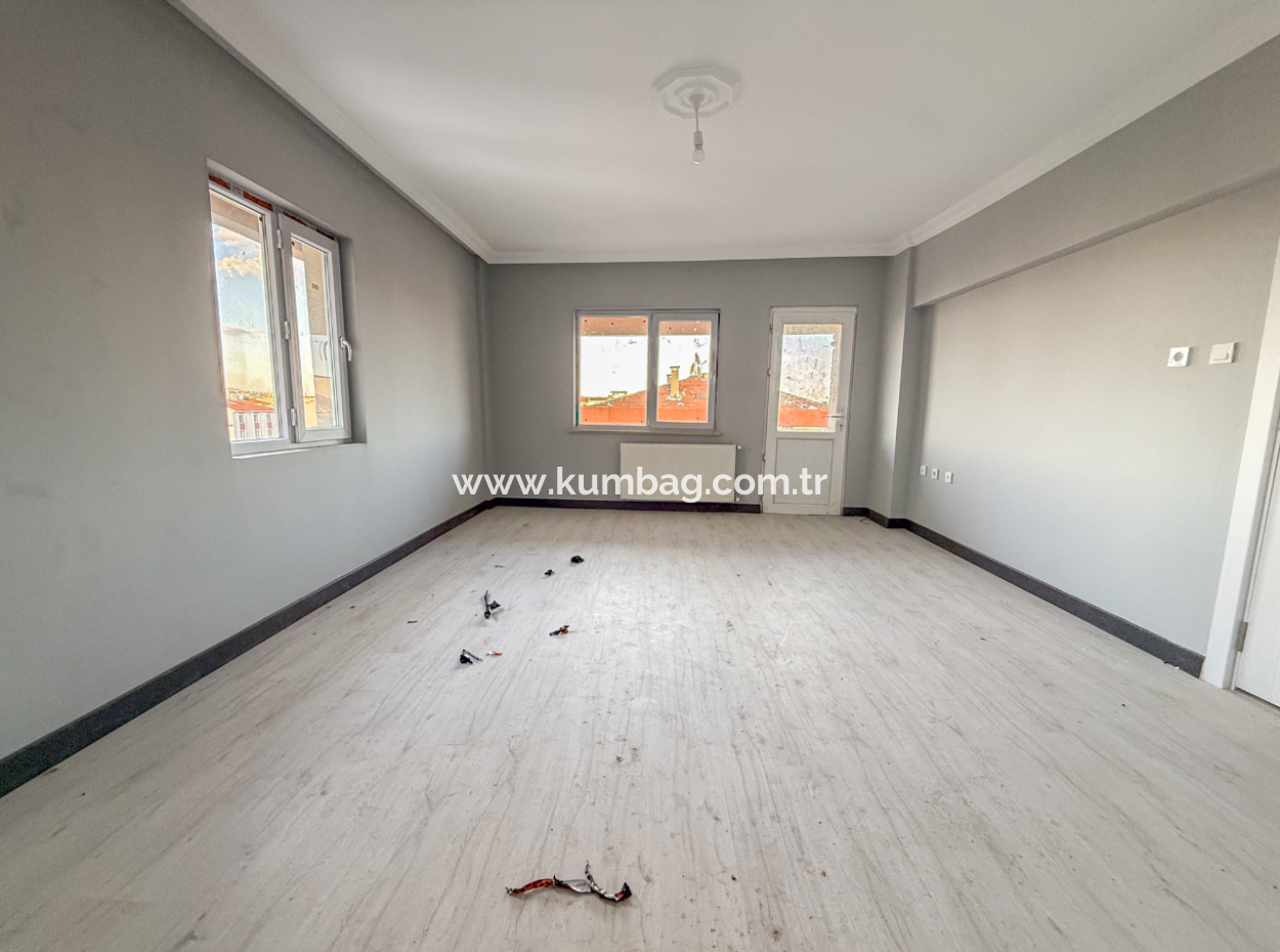 Very Spacious 3 1 Apartment For Rent In A Central Location In Altinova
